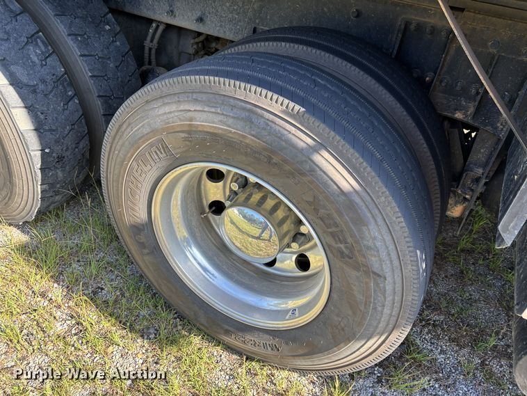 image for item ZA0837 2025 Kenworth T880 dump truck