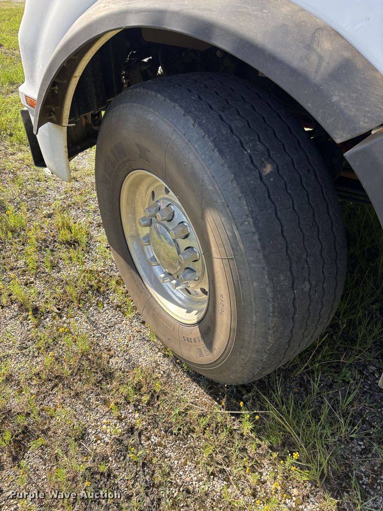 image for item ZA0837 2025 Kenworth T880 dump truck