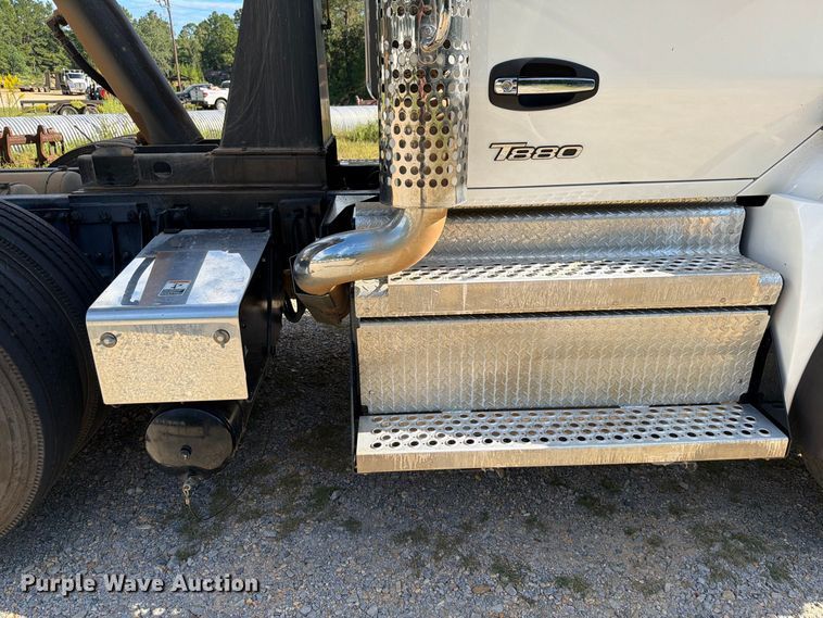 image for item ZA0837 2025 Kenworth T880 dump truck