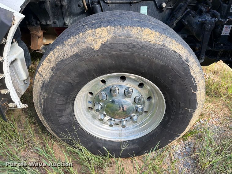 image for item ZA0837 2025 Kenworth T880 dump truck