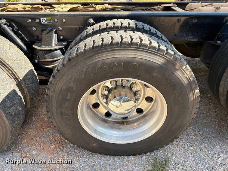 image for item ZA0837 2025 Kenworth T880 dump truck