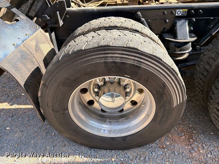 image for item ZA0837 2025 Kenworth T880 dump truck