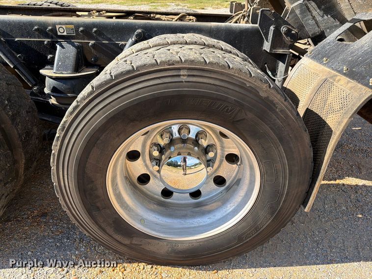 image for item ZA0837 2025 Kenworth T880 dump truck