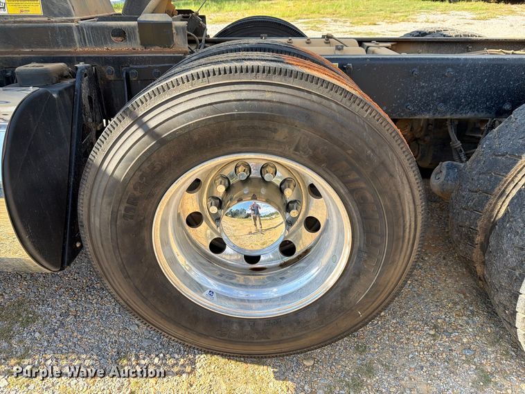 image for item ZA0837 2025 Kenworth T880 dump truck