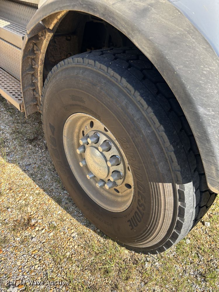 image for item ZA0838 2025 Kenworth T880 dump truck