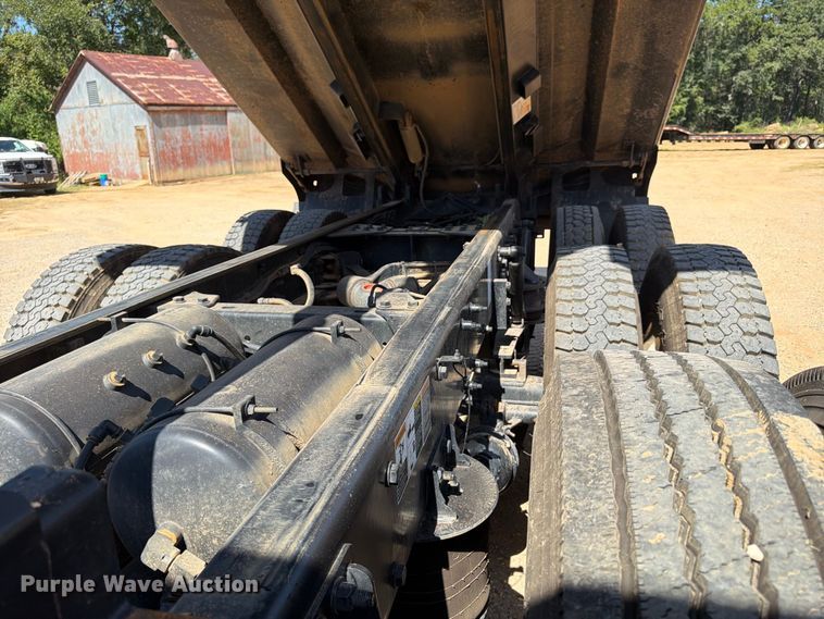image for item ZA0838 2025 Kenworth T880 dump truck