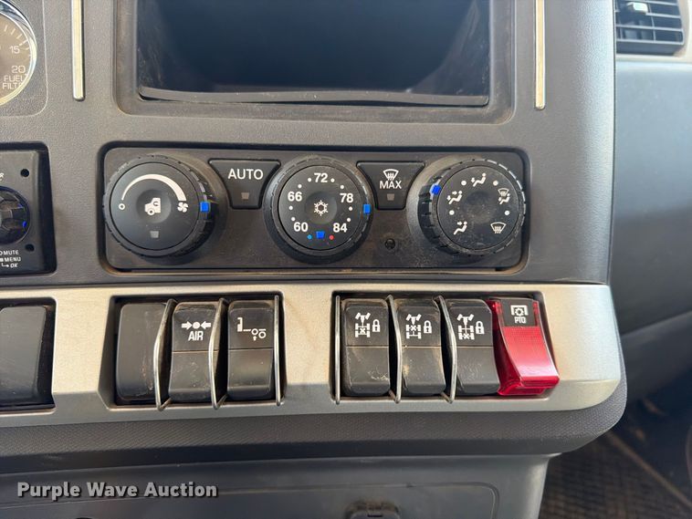 image for item ZA0838 2025 Kenworth T880 dump truck