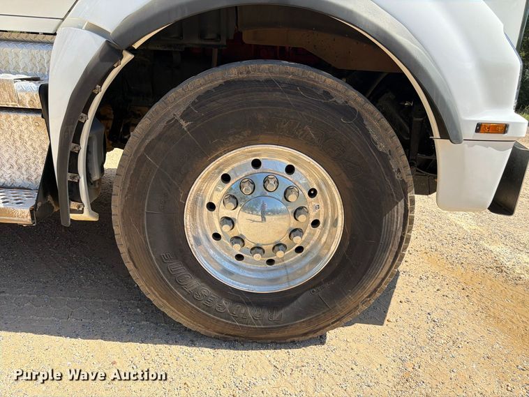 image for item ZA0838 2025 Kenworth T880 dump truck