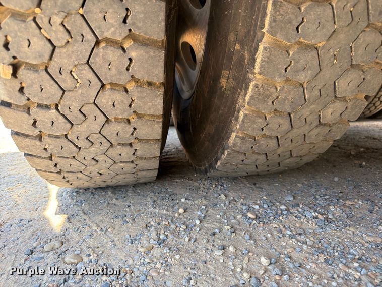 image for item ZA0838 2025 Kenworth T880 dump truck