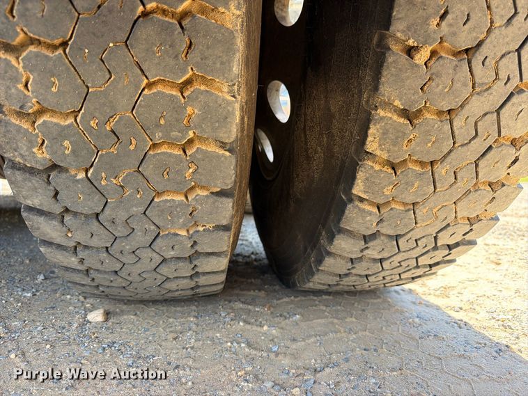 image for item ZA0838 2025 Kenworth T880 dump truck