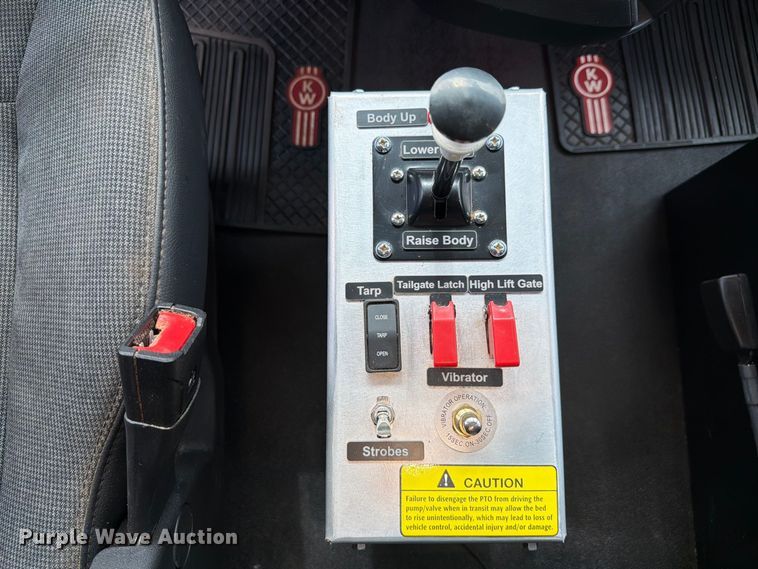 2025 Kenworth T880