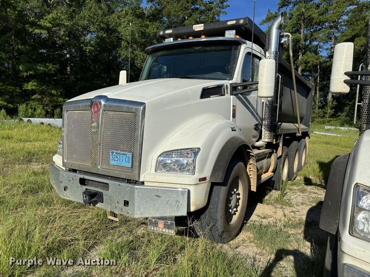 2025 Kenworth T880 dump truck