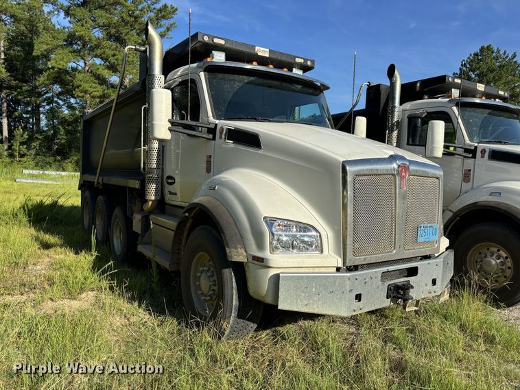 image for item ZA0840 2025 Kenworth T880 dump truck