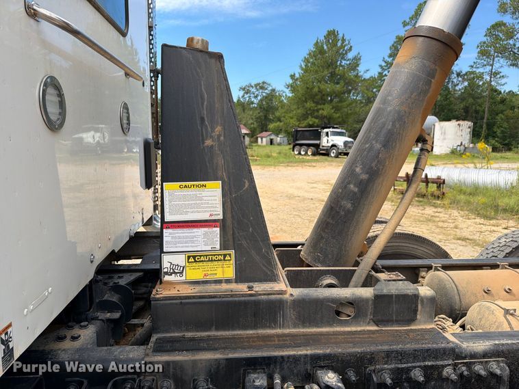 image for item ZA0840 2025 Kenworth T880 dump truck