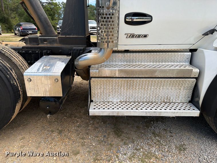 image for item ZA0840 2025 Kenworth T880 dump truck