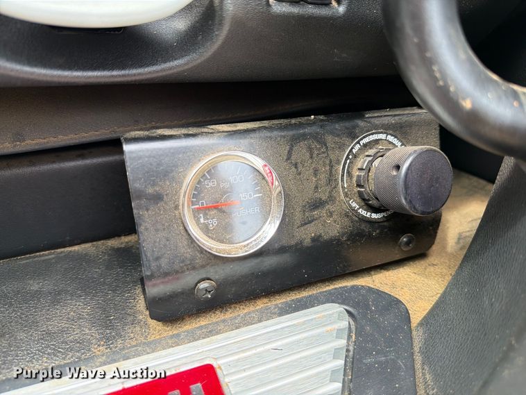 image for item ZA0840 2025 Kenworth T880 dump truck