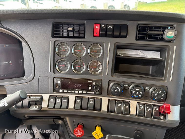 image for item ZA0840 2025 Kenworth T880 dump truck