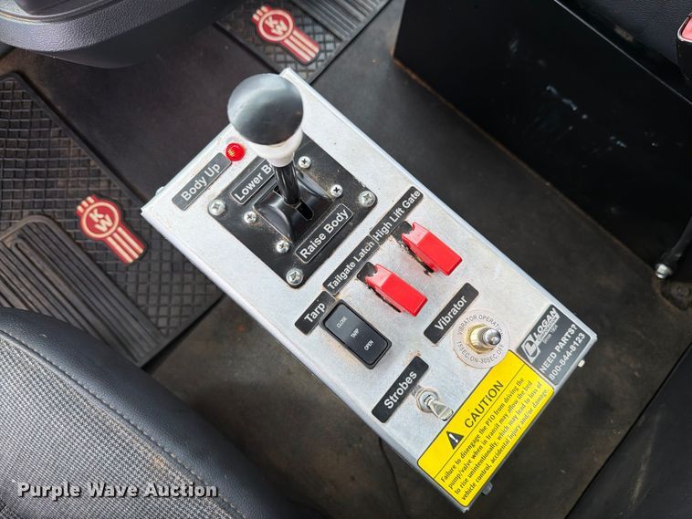 image for item ZA0840 2025 Kenworth T880 dump truck