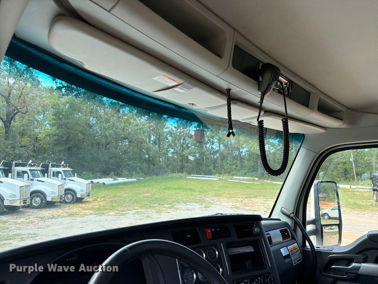 image for item ZA0840 2025 Kenworth T880 dump truck