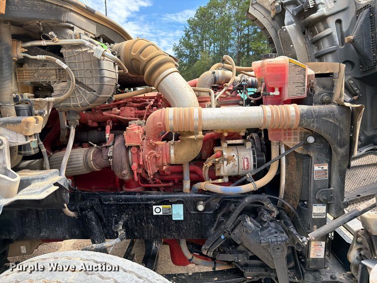 image for item ZA0840 2025 Kenworth T880 dump truck