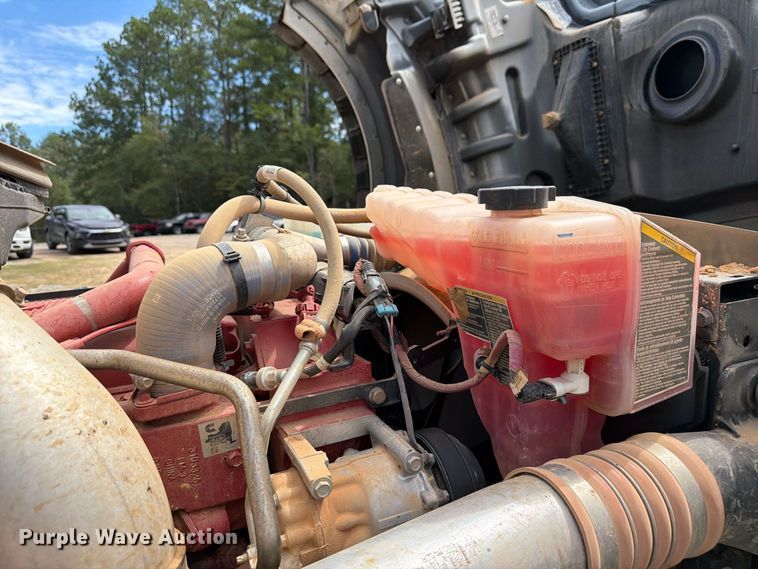 image for item ZA0840 2025 Kenworth T880 dump truck