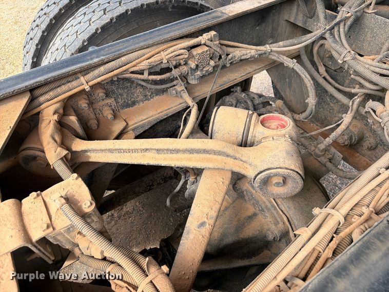 image for item ZA0840 2025 Kenworth T880 dump truck