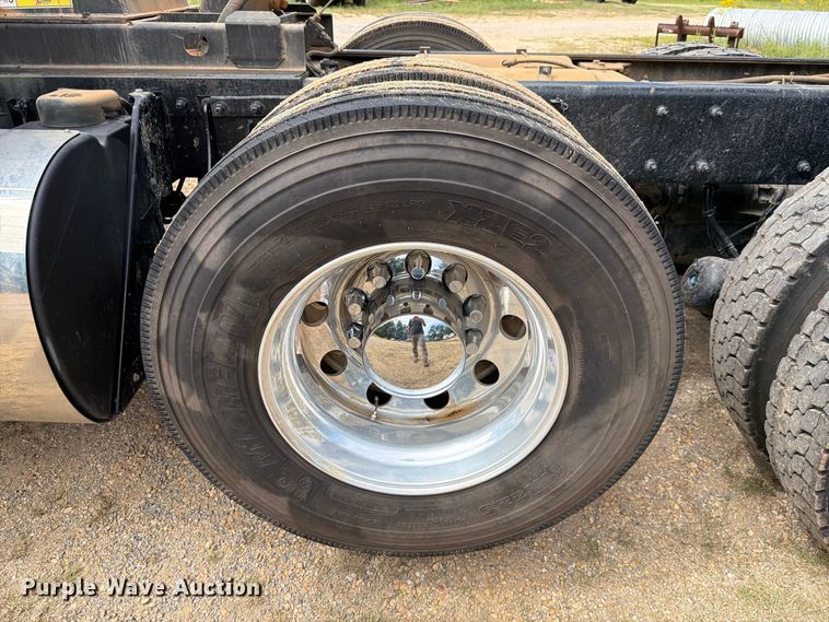 image for item ZA0840 2025 Kenworth T880 dump truck
