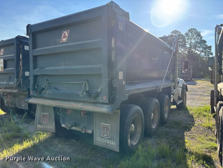 image for item ZA0841 2025 Kenworth T880 dump truck