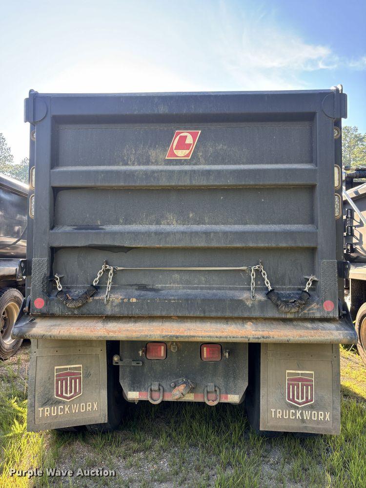 image for item ZA0841 2025 Kenworth T880 dump truck