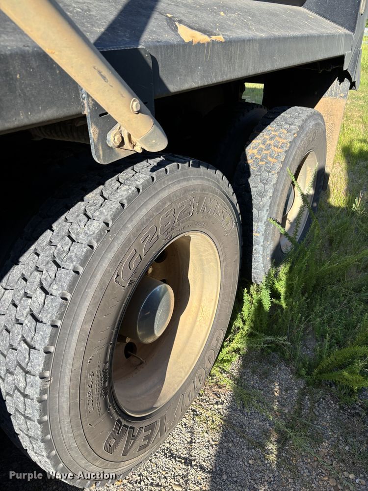 image for item ZA0841 2025 Kenworth T880 dump truck