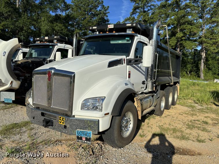 2025 Kenworth T880 dump truck