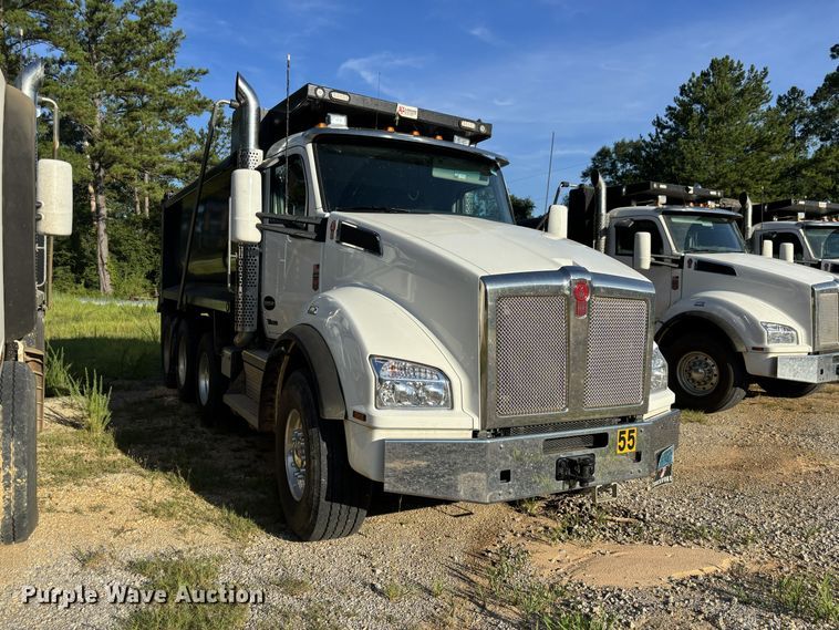 image for item ZA0842 2025 Kenworth T880 dump truck