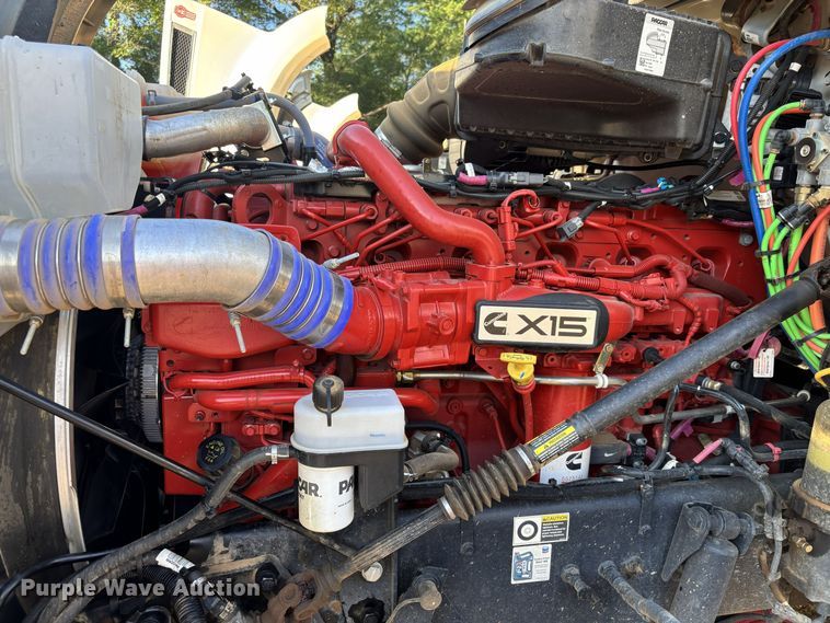 image for item ZA0842 2025 Kenworth T880 dump truck