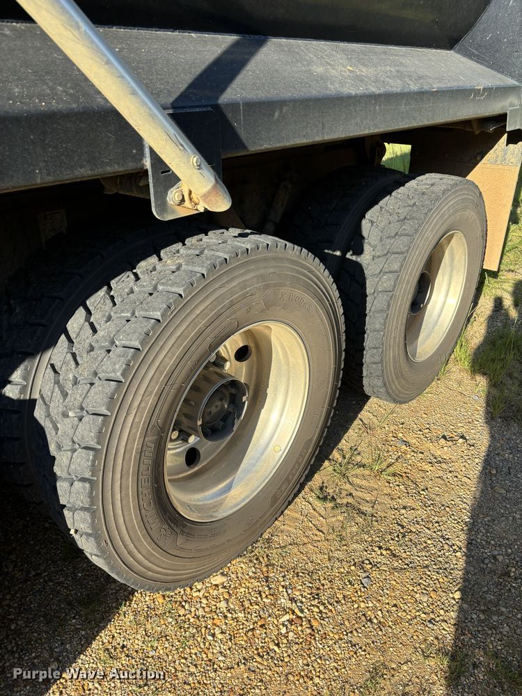 image for item ZA0842 2025 Kenworth T880 dump truck