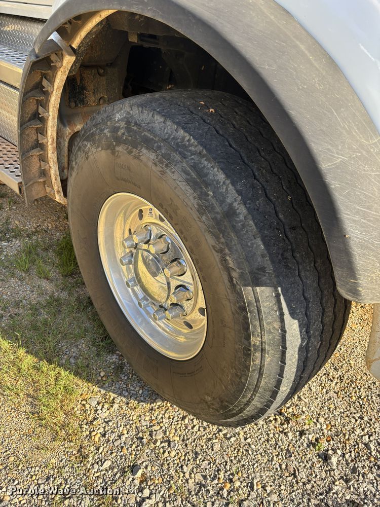 image for item ZA0842 2025 Kenworth T880 dump truck