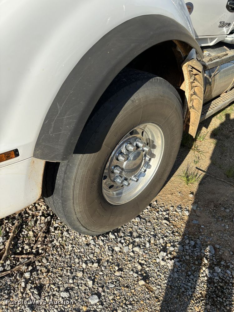image for item ZA0842 2025 Kenworth T880 dump truck
