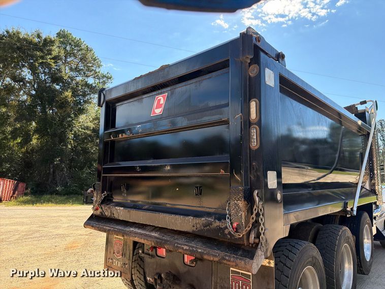 image for item ZA0842 2025 Kenworth T880 dump truck