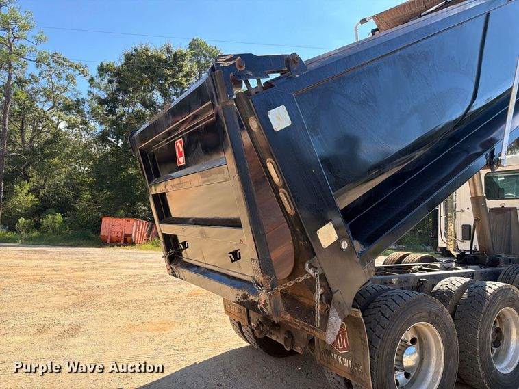 image for item ZA0842 2025 Kenworth T880 dump truck