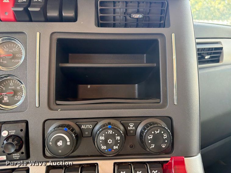 image for item ZA0842 2025 Kenworth T880 dump truck