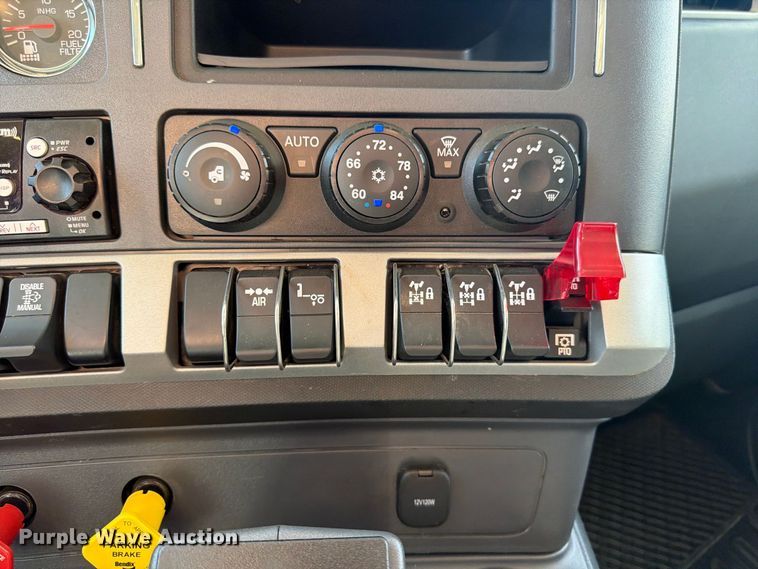 image for item ZA0842 2025 Kenworth T880 dump truck