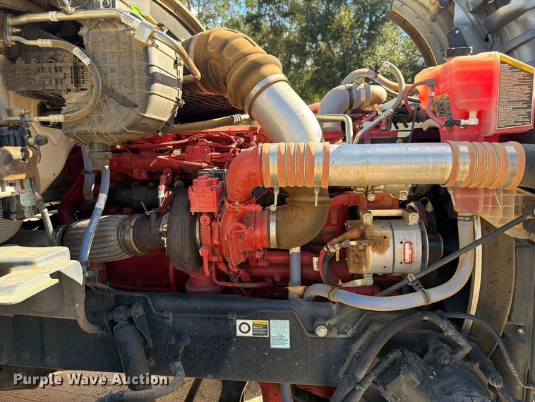 image for item ZA0842 2025 Kenworth T880 dump truck