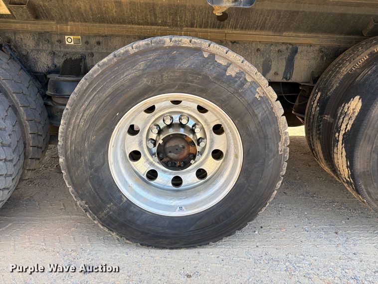 image for item ZA0842 2025 Kenworth T880 dump truck