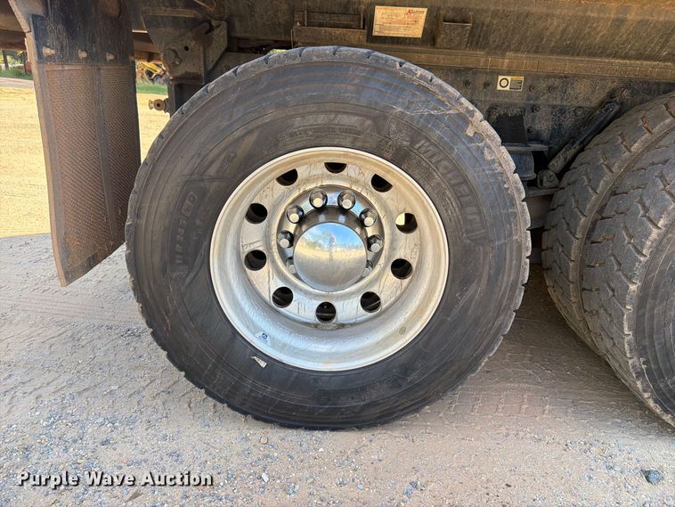 image for item ZA0842 2025 Kenworth T880 dump truck