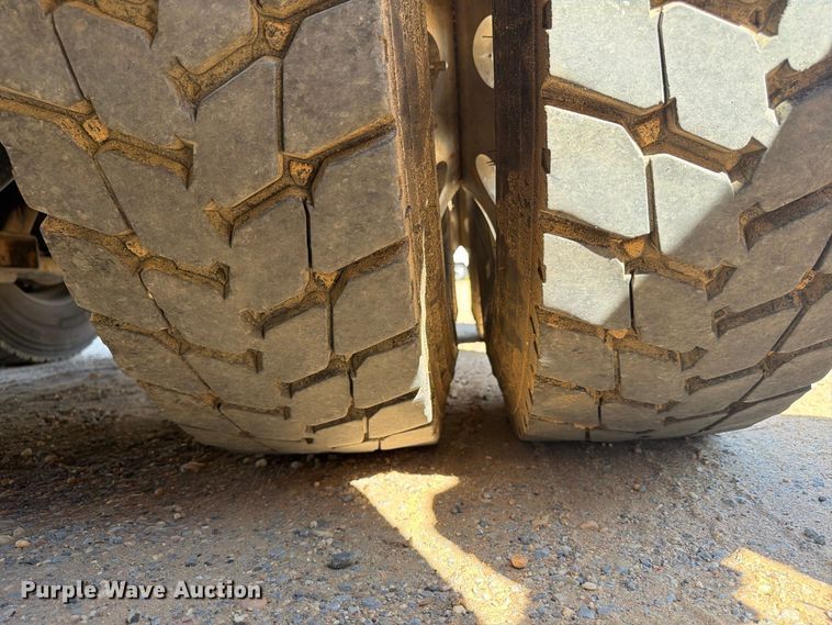 image for item ZA0842 2025 Kenworth T880 dump truck