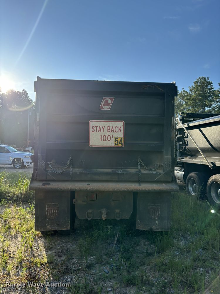 image for item ZA0843 2025 Kenworth T880 dump truck