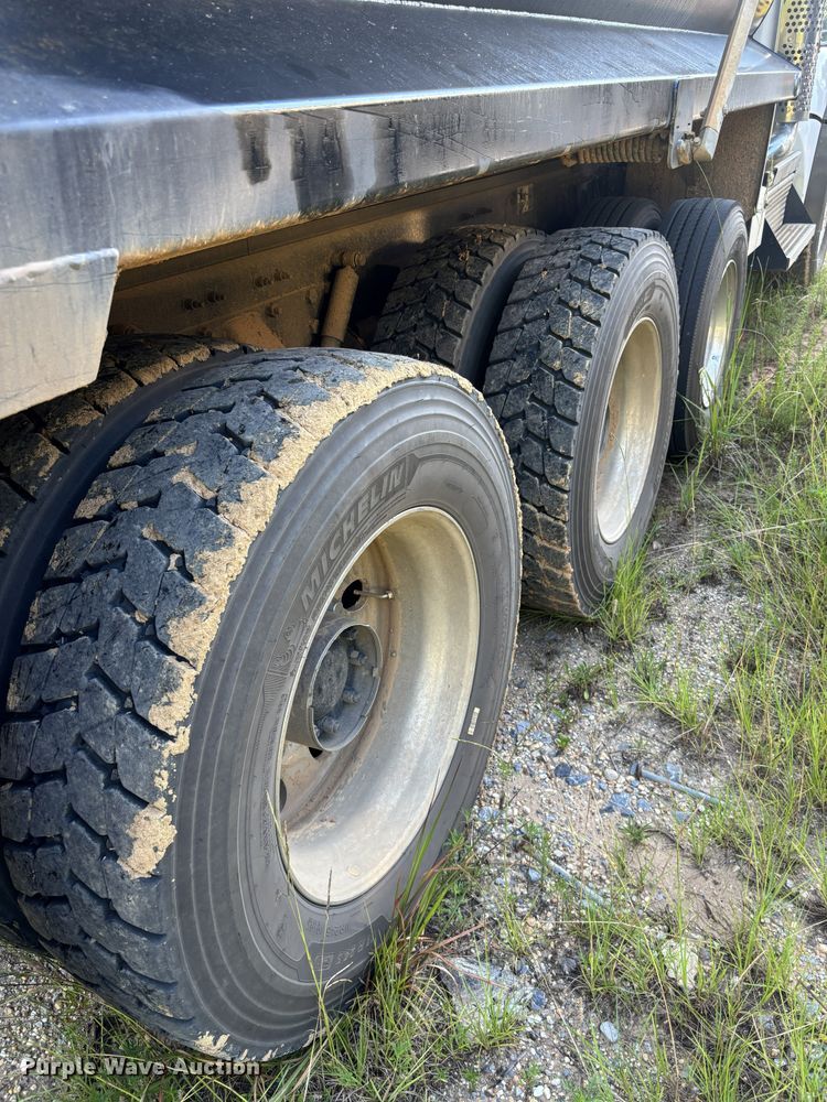 image for item ZA0843 2025 Kenworth T880 dump truck