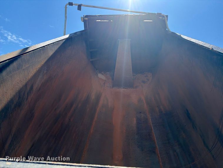 image for item ZA0843 2025 Kenworth T880 dump truck