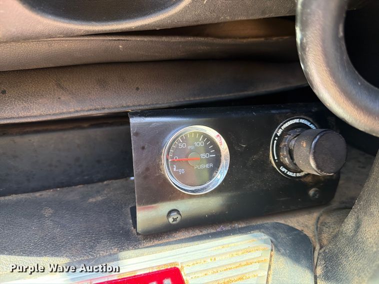 image for item ZA0843 2025 Kenworth T880 dump truck