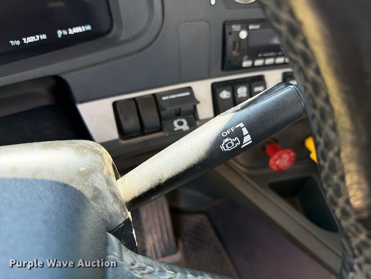 image for item ZA0843 2025 Kenworth T880 dump truck