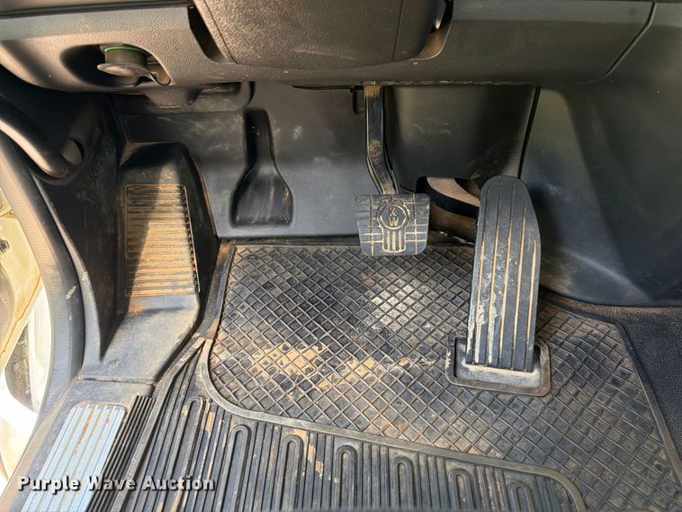 image for item ZA0843 2025 Kenworth T880 dump truck